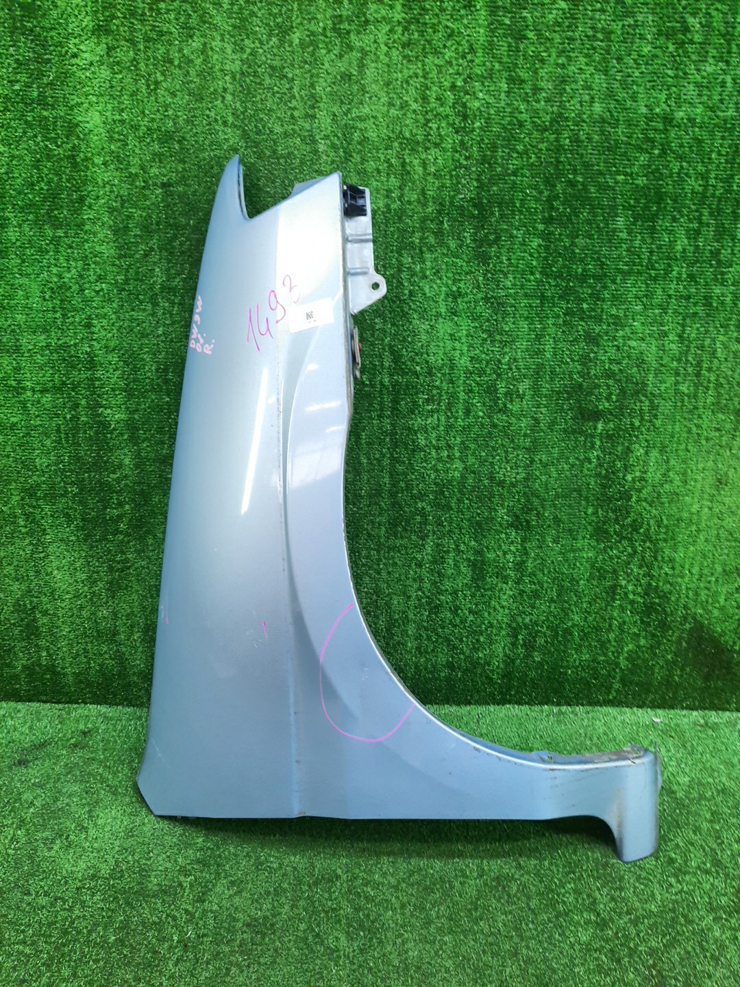 Крыло правое переднее MAZDA DEMIO DW3W, DW5W 14937 1 ракурс
