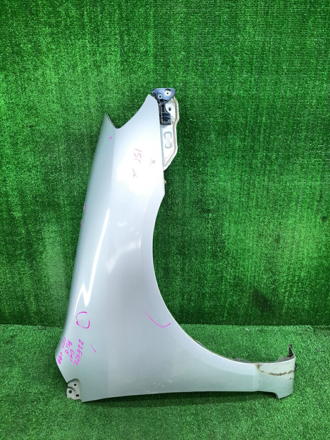 Крыло правое переднее TOYOTA COROLLA ZZE122 15006 1 ракурс