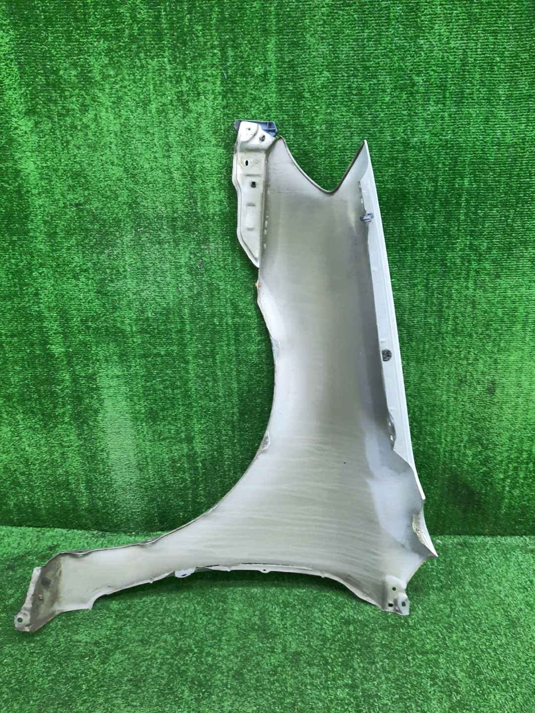 Крыло правое переднее TOYOTA COROLLA ZZE122 15006 4 ракурс