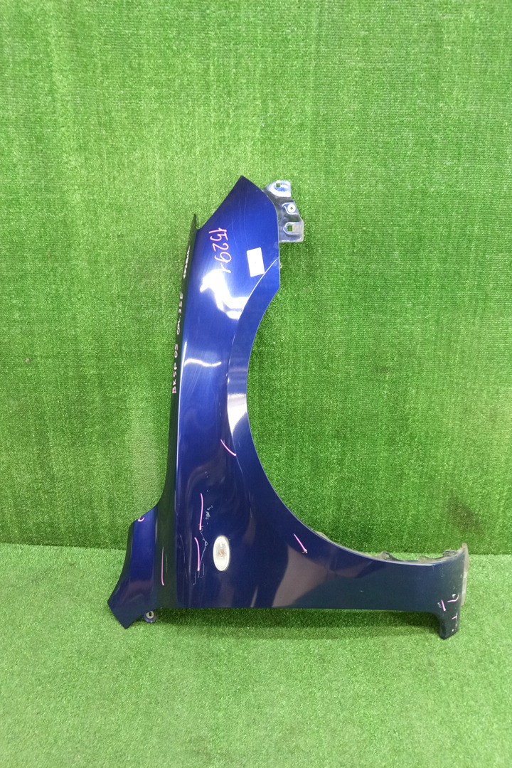 Крыло правое переднее MAZDA AXELA, MAZDA 3, 3 BK5P, BK3P, BKEP, BK WAGON 1 ракурс