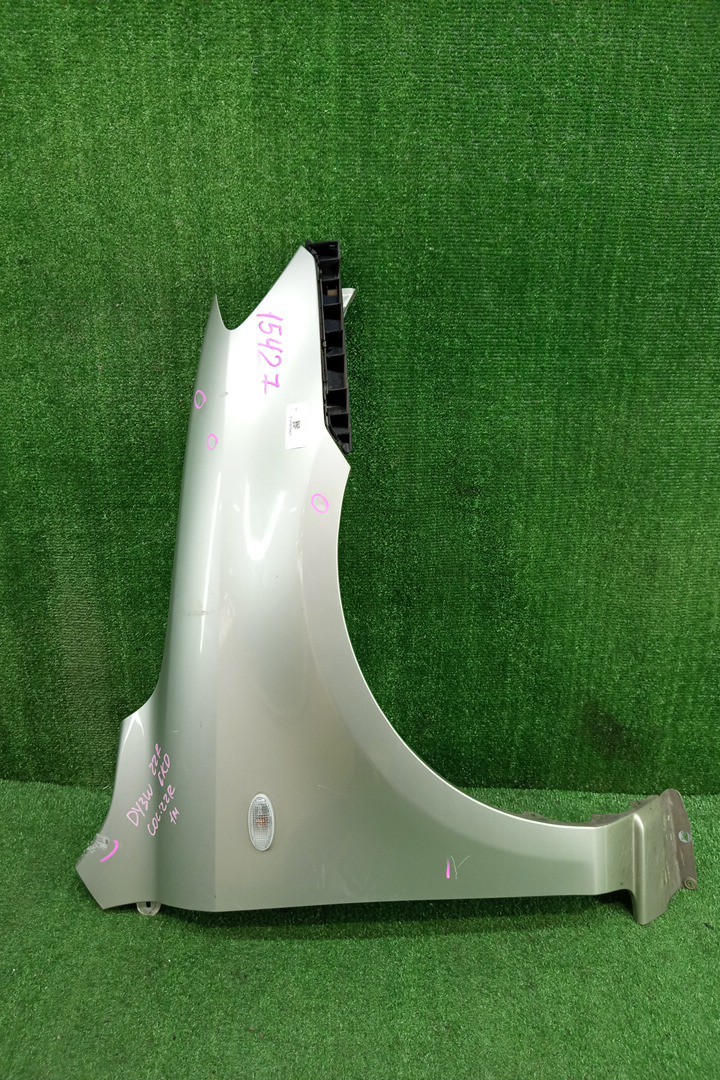 Крыло правое переднее MAZDA DEMIO DY3W, DY5W, DY3R 15427 1 ракурс