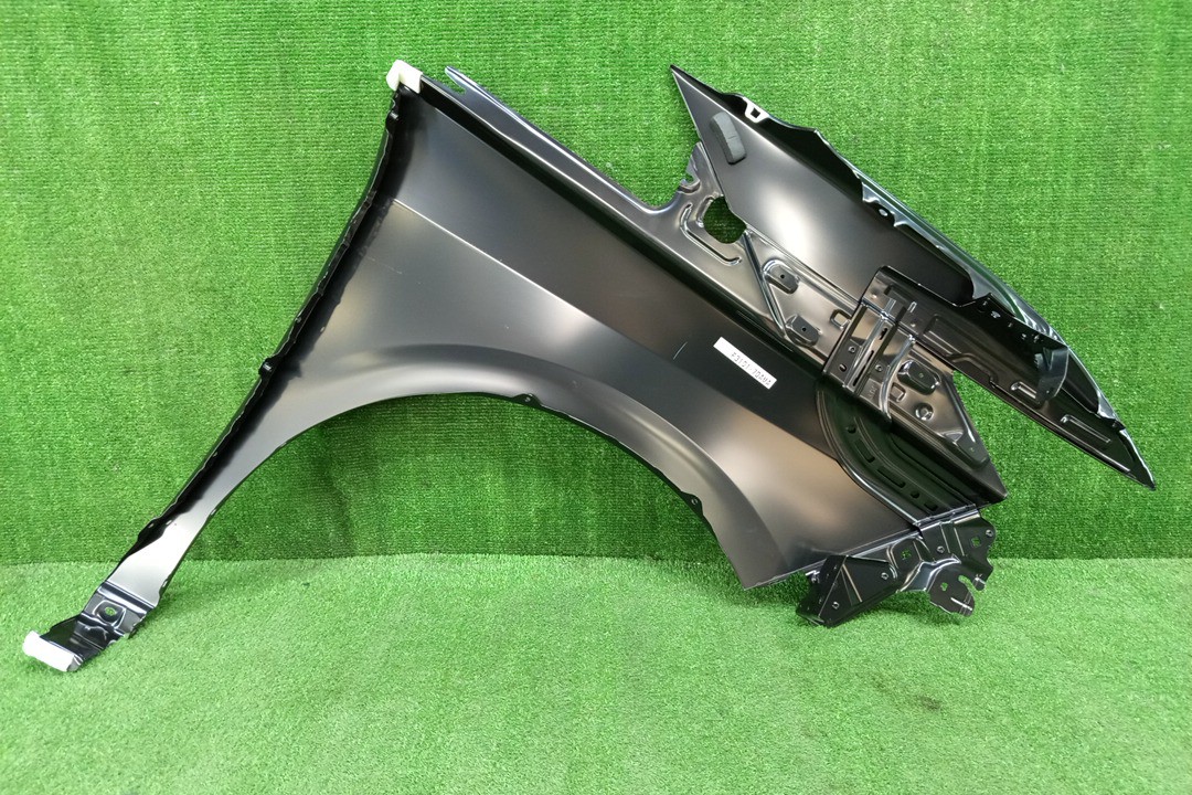 Крыло левое переднее NISSAN SERENA FC28 F3101-7DAMA 2 ракурс