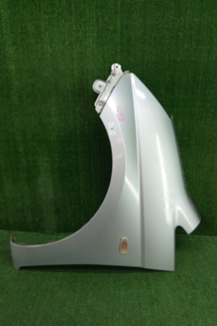 Крыло левое переднее TOYOTA ISIS ZNM10, ZNM10W, ANM10, ANM10W, ANM15, ANM15W, ZGM10, ZGM10W, ZGM11, ZGM11W, ZGM15, ZGM15W, ANM10G, ZGM10G, ANM15G, ZNM10G, ZGM11G, ZGM15G 15635 1 ракурс