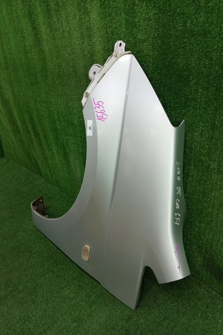 Крыло левое переднее TOYOTA ISIS ZNM10, ZNM10W, ANM10, ANM10W, ANM15, ANM15W, ZGM10, ZGM10W, ZGM11, ZGM11W, ZGM15, ZGM15W, ANM10G, ZGM10G, ANM15G, ZNM10G, ZGM11G, ZGM15G 15635 2 ракурс