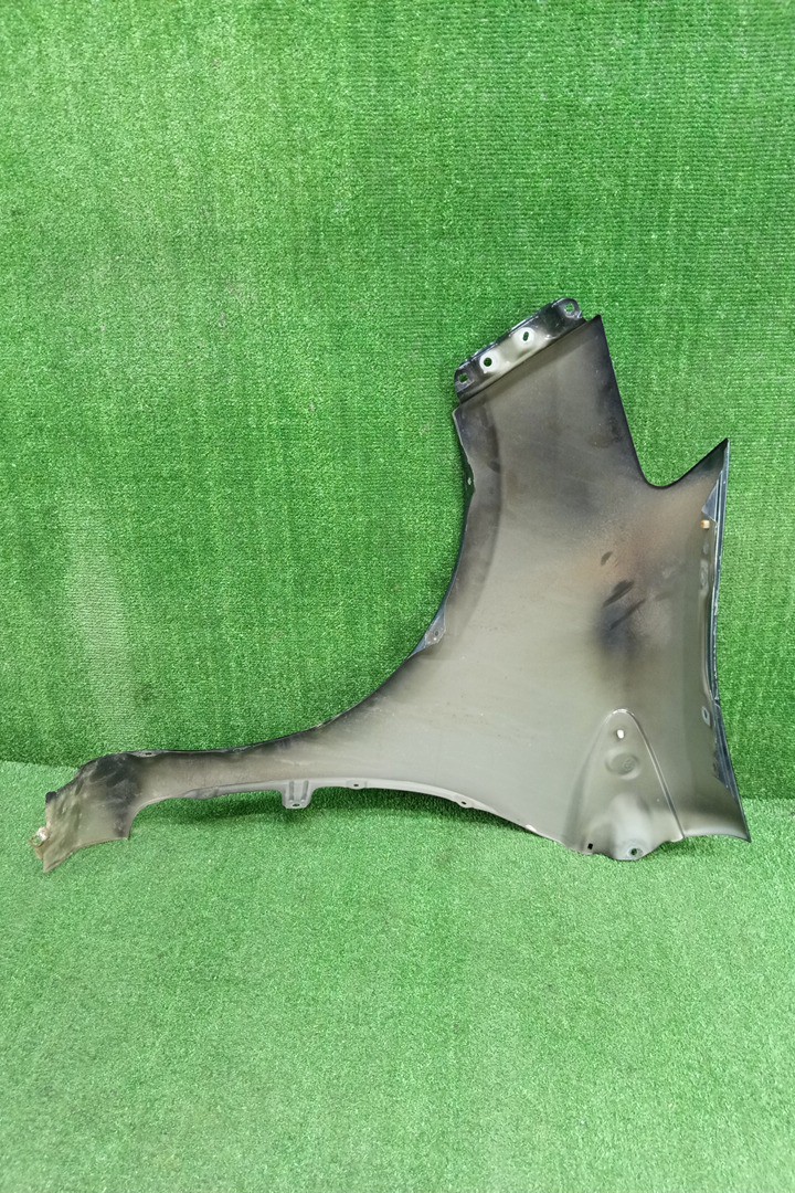 Крыло правое переднее TOYOTA VITZ, YARIS KSP130, NSP130, NSP135, NCP131 15848 3 ракурс Крыло правое переднее TOYOTA VITZ, YARIS KSP130, NSP130, NSP135, NCP131 15848 3 ракурс