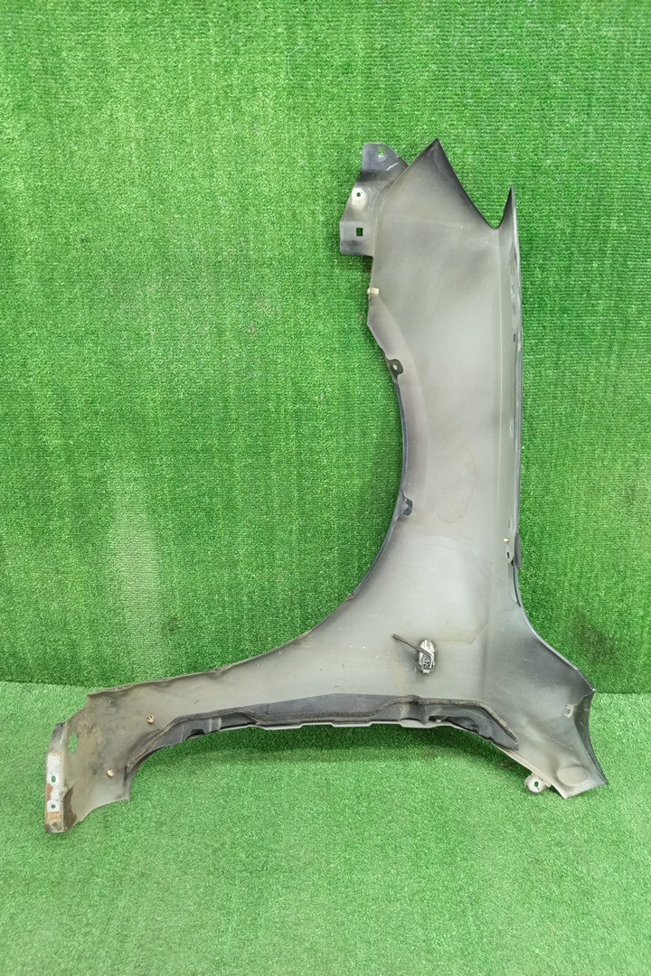 Крыло правое переднее MAZDA AXELA, MAZDA 3, 3 BK5P, BK3P, BKEP, BK WAGON 4 ракурс