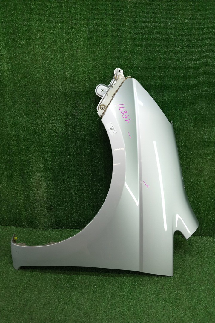 Крыло левое переднее TOYOTA ISIS ZNM10, ZNM10W, ANM10, ANM10W, ANM15, ANM15W, ZGM10, ZGM10W, ZGM11, ZGM11W, ZGM15, ZGM15W, ANM10G, ZGM10G, ANM15G, ZNM10G, ZGM11G, ZGM15G 15891 1 ракурс