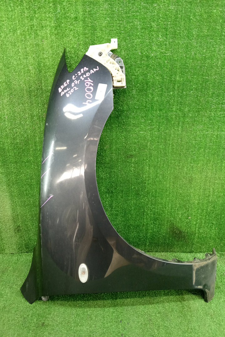 Крыло правое переднее MAZDA AXELA, MAZDA 3, 3 BK5P, BK3P, BKEP, BK SEDAN 1 ракурс