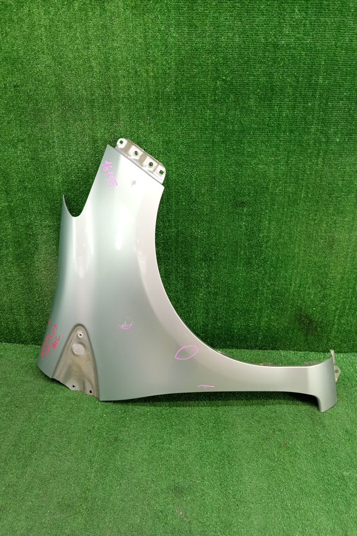 Крыло правое переднее TOYOTA VITZ, YARIS KSP130, NSP130, NSP135, NCP131 16135 1 ракурс