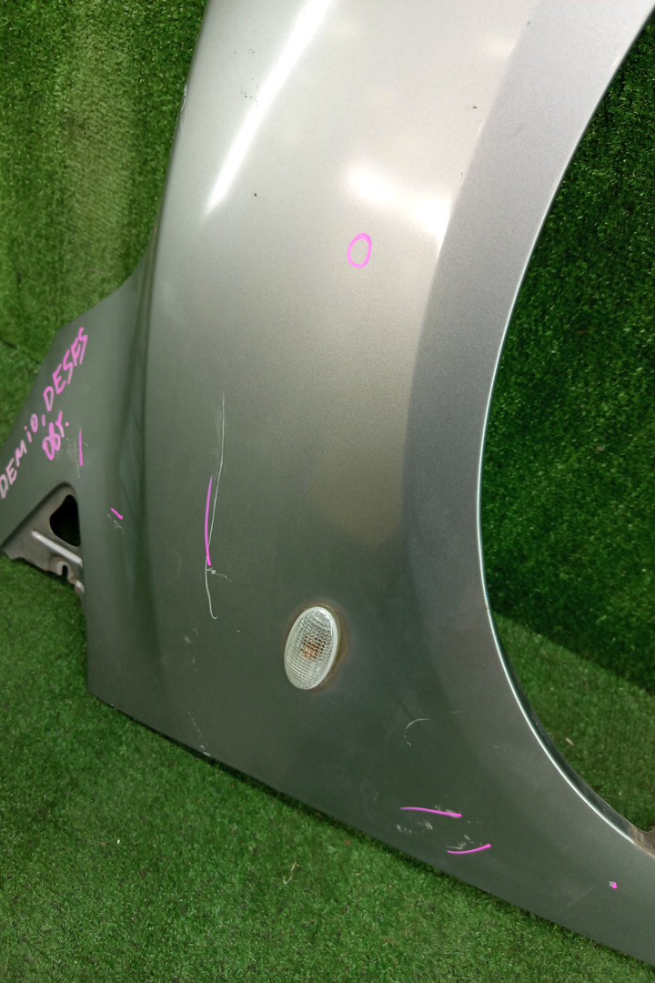 Крыло правое переднее MAZDA DEMIO, MAZDA2, 2 DE3FS, DE3AS, DE5FS, DEJFS, DE 16520 3 ракурс