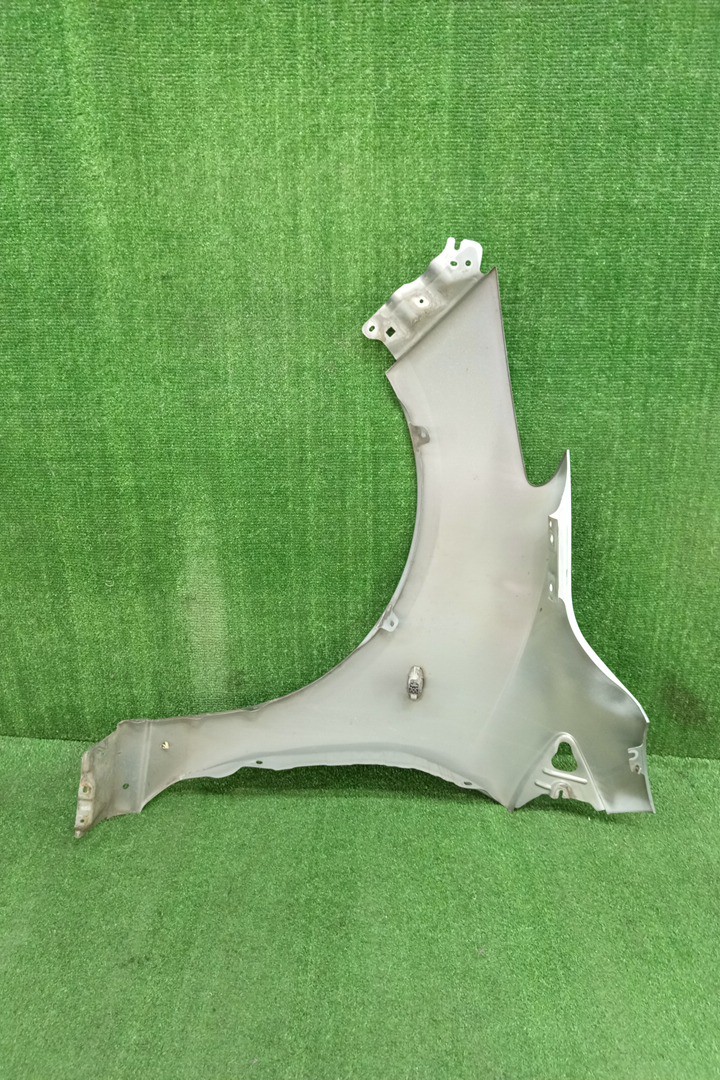 Крыло правое переднее MAZDA DEMIO, MAZDA2, 2 DE3FS, DE3AS, DE5FS, DEJFS, DE 16520 4 ракурс