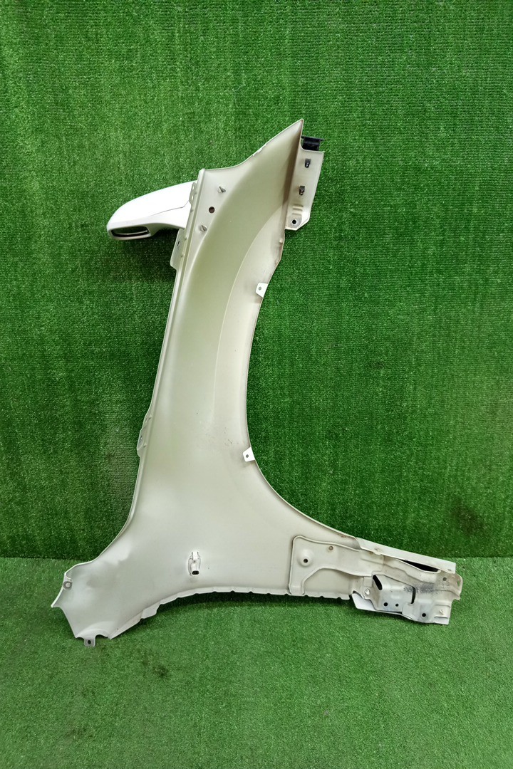 Крыло левое переднее SUZUKI ESCUDO TA74W, TD94W, TD54W 16618 4 ракурс