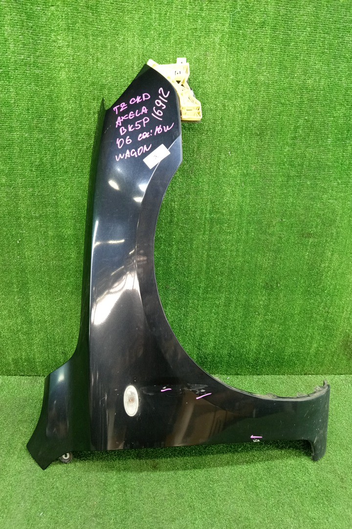 Крыло правое переднее MAZDA AXELA, MAZDA3, 3 BK5P, BK3P, BKEP, BK WAGON 1 ракурс