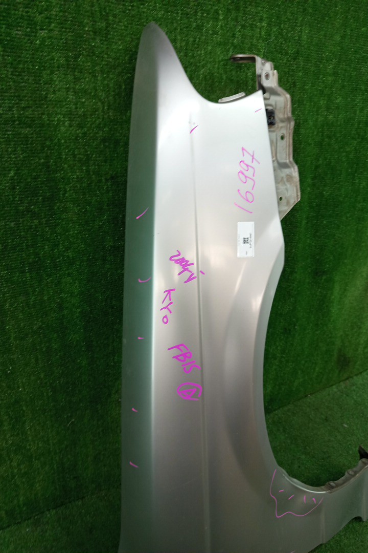 Крыло правое переднее NISSAN SUNNY B15, FB15, FNB15, QB15, SB15 16997 2 ракурс