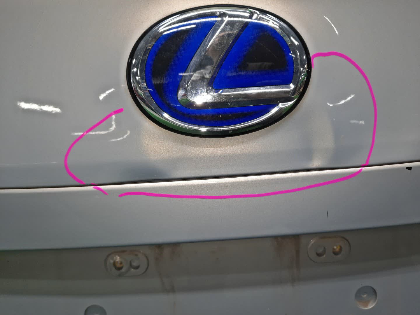 Крышка багажника LEXUS HS250H ANF10 1391 3 ракурс Крышка багажника LEXUS HS250H ANF10 1391 3 ракурс