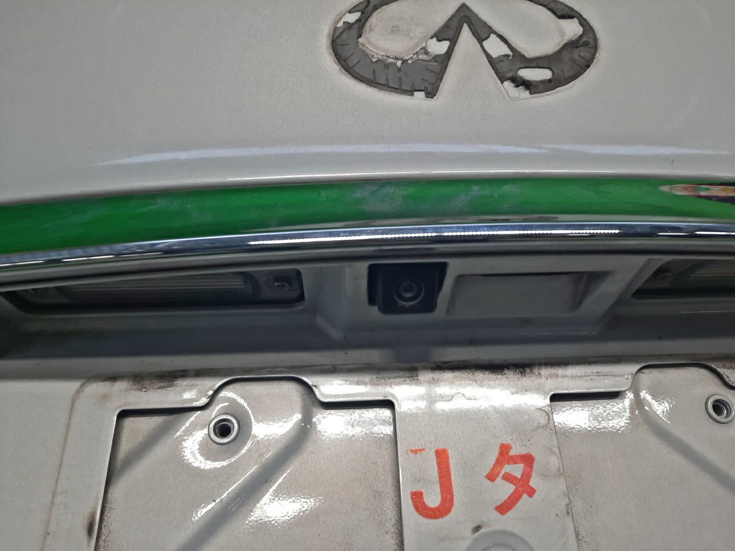 Крышка багажника NISSAN FUGA Y51 2033 3 ракурс