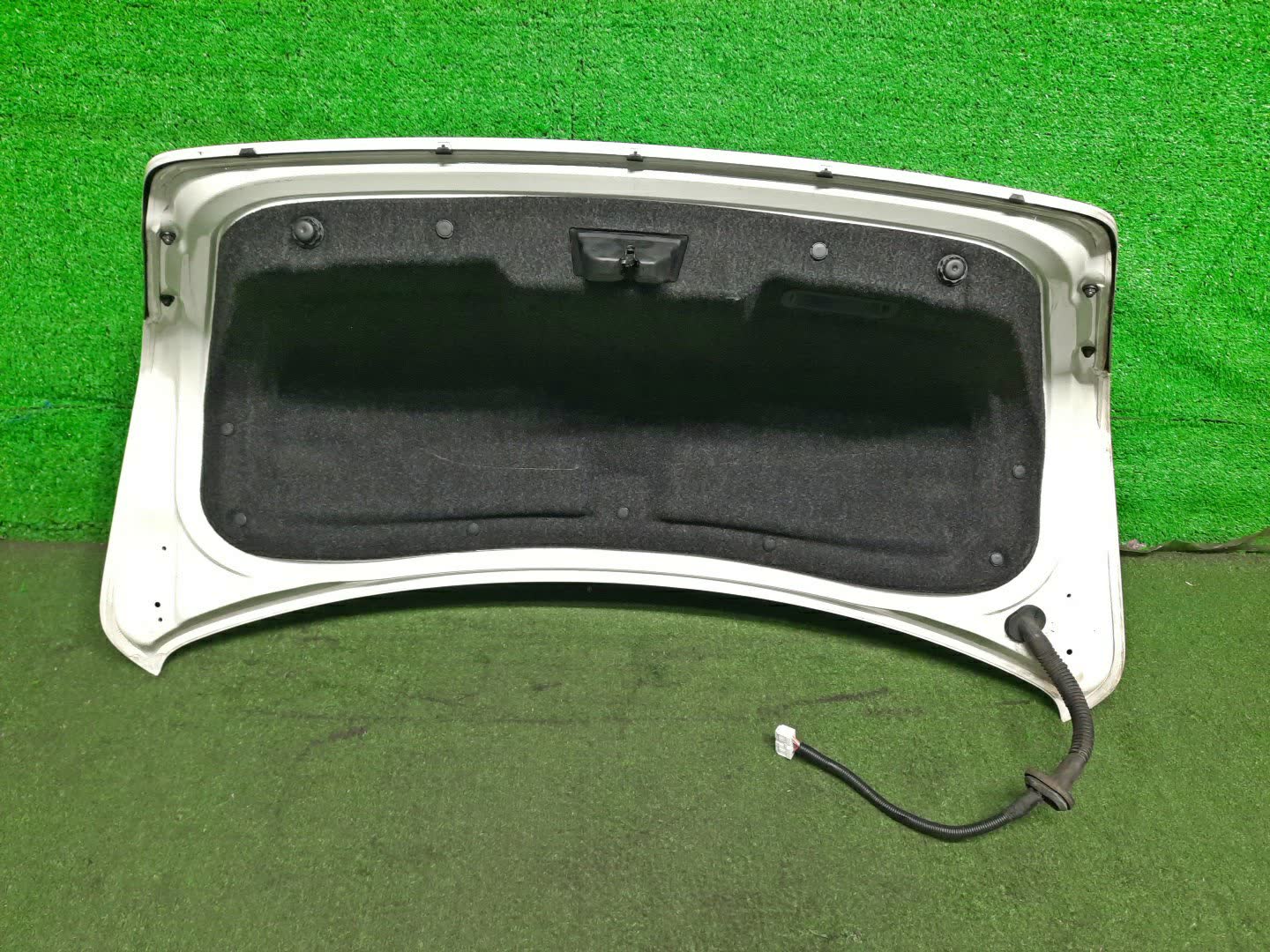Крышка багажника NISSAN FUGA Y51 2151 3 ракурс