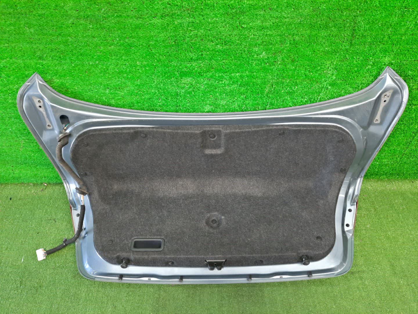 Крышка багажника NISSAN SKYLINE HV37 2922 4 ракурс