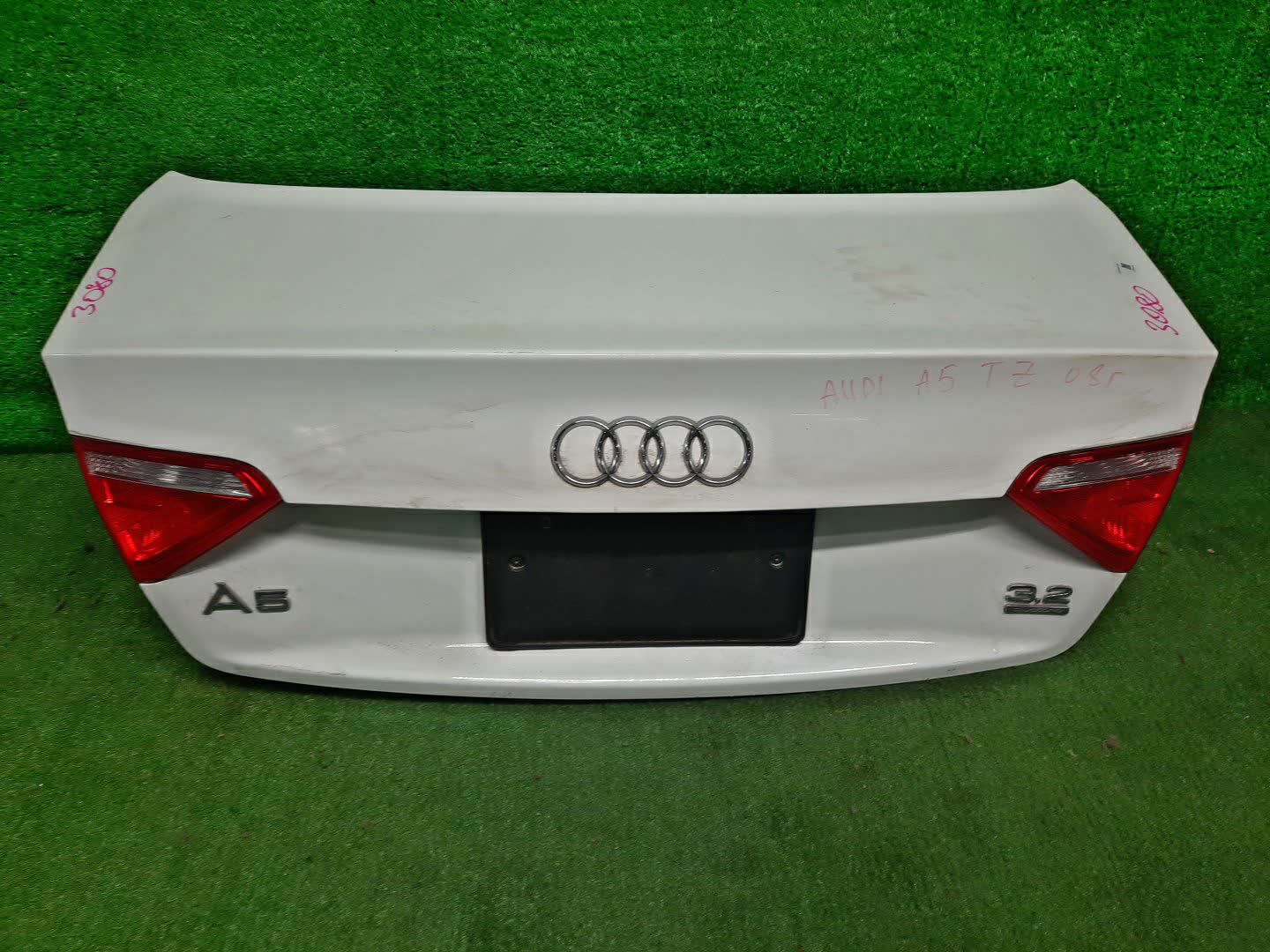 Крышка багажника AUDI A5 8T3 3080 1 ракурс Крышка багажника AUDI A5 8T3 3080 1 ракурс
