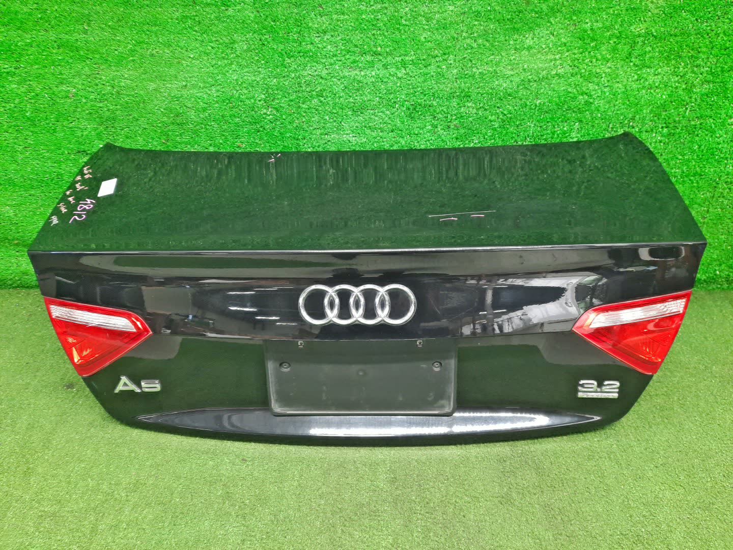 Крышка багажника AUDI A5 8T3 4812 1 ракурс Крышка багажника AUDI A5 8T3 4812 1 ракурс