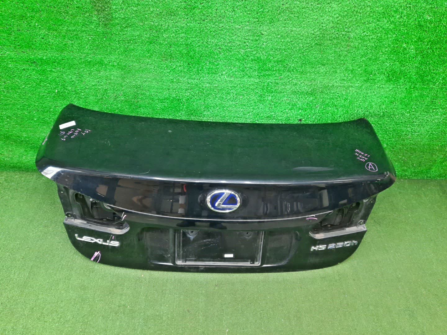Крышка багажника LEXUS HS250H ANF10 5163 1 ракурс Крышка багажника LEXUS HS250H ANF10 5163 1 ракурс