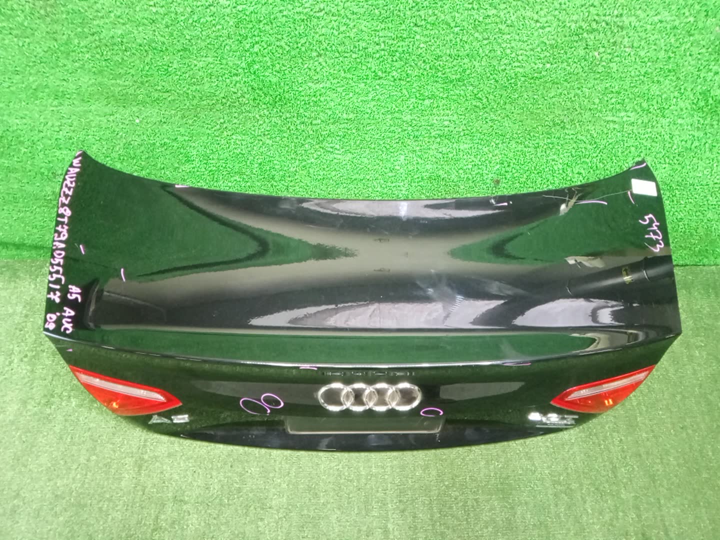 Крышка багажника AUDI A5 8T3 8T0827023AJ 2 ракурс Крышка багажника AUDI A5 8T3 8T0827023AJ 2 ракурс