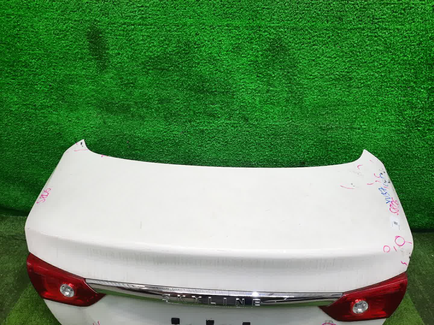 Крышка багажника NISSAN SKYLINE HV37 5806 4 ракурс