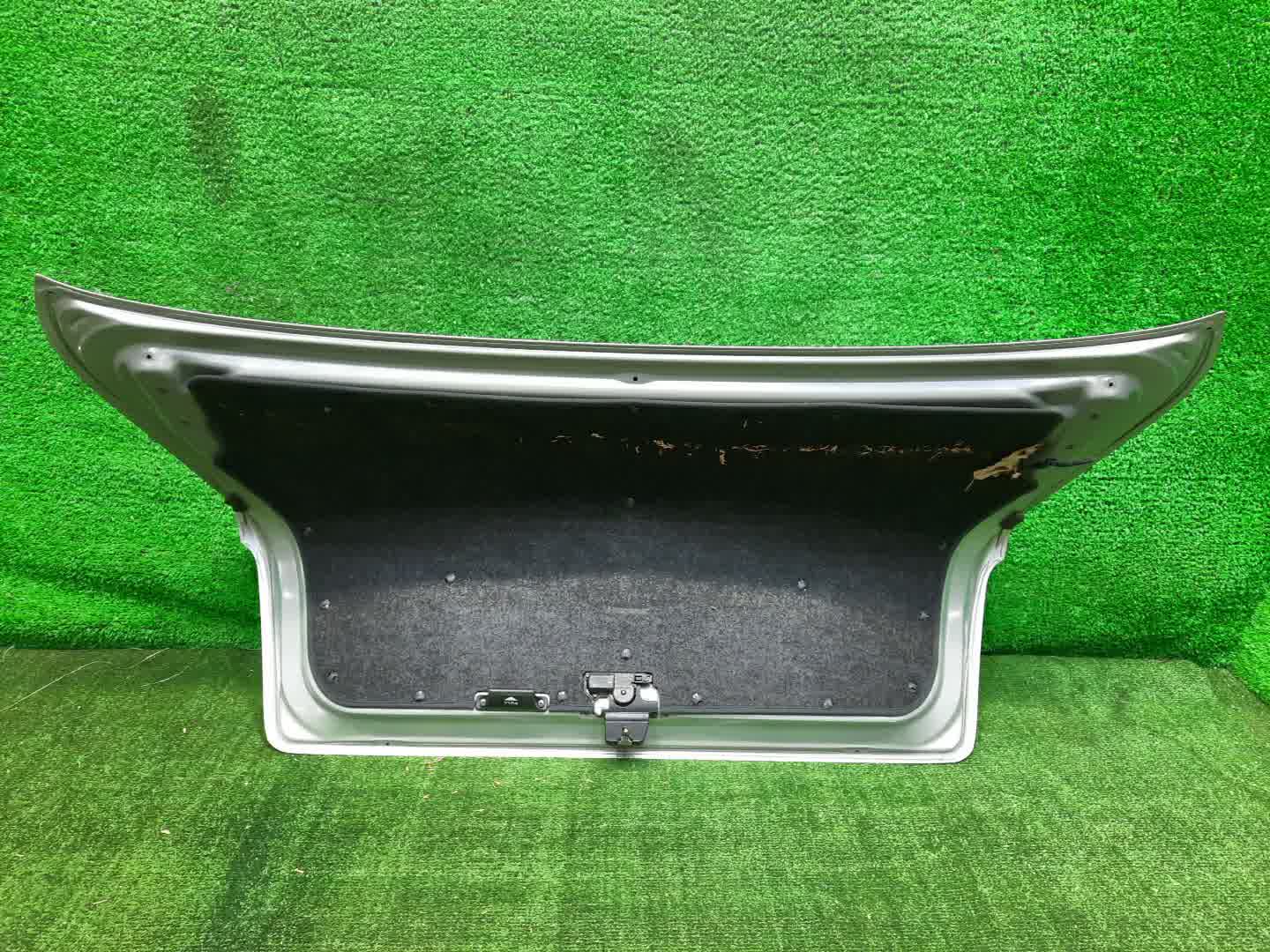 Крышка багажника TOYOTA PROGRES JCG10, JCG11, JCG15 0036 3 ракурс