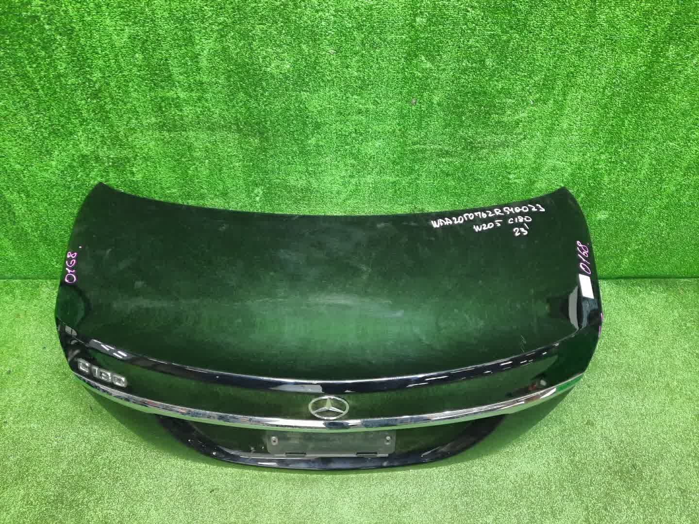 Крышка багажника MERCEDES-BENZ C-Class W205 A2057502400 2 ракурс Крышка багажника MERCEDES-BENZ C-Class W205 A2057502400 2 ракурс