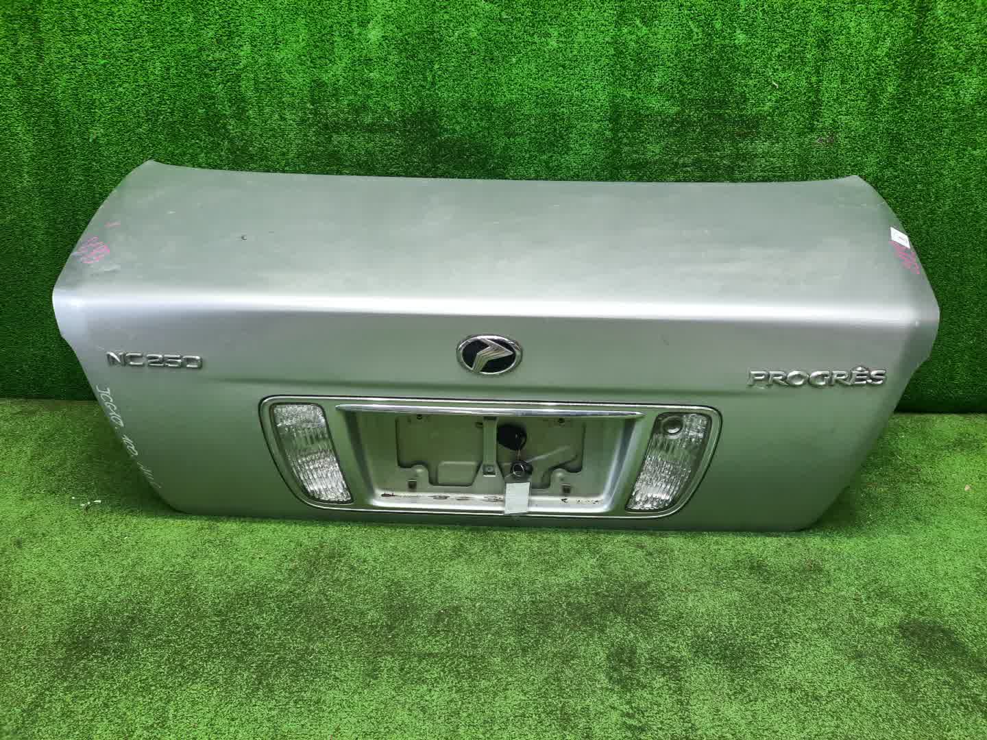 Крышка багажника TOYOTA PROGRES JCG10, JCG11, JCG15 0183 1 ракурс