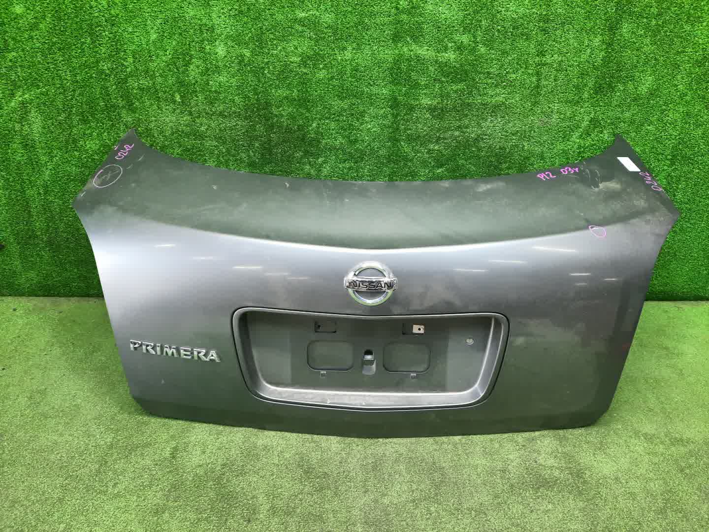 Крышка багажника NISSAN PRIMERA P12 0242 1 ракурс Крышка багажника NISSAN PRIMERA P12 0242 1 ракурс