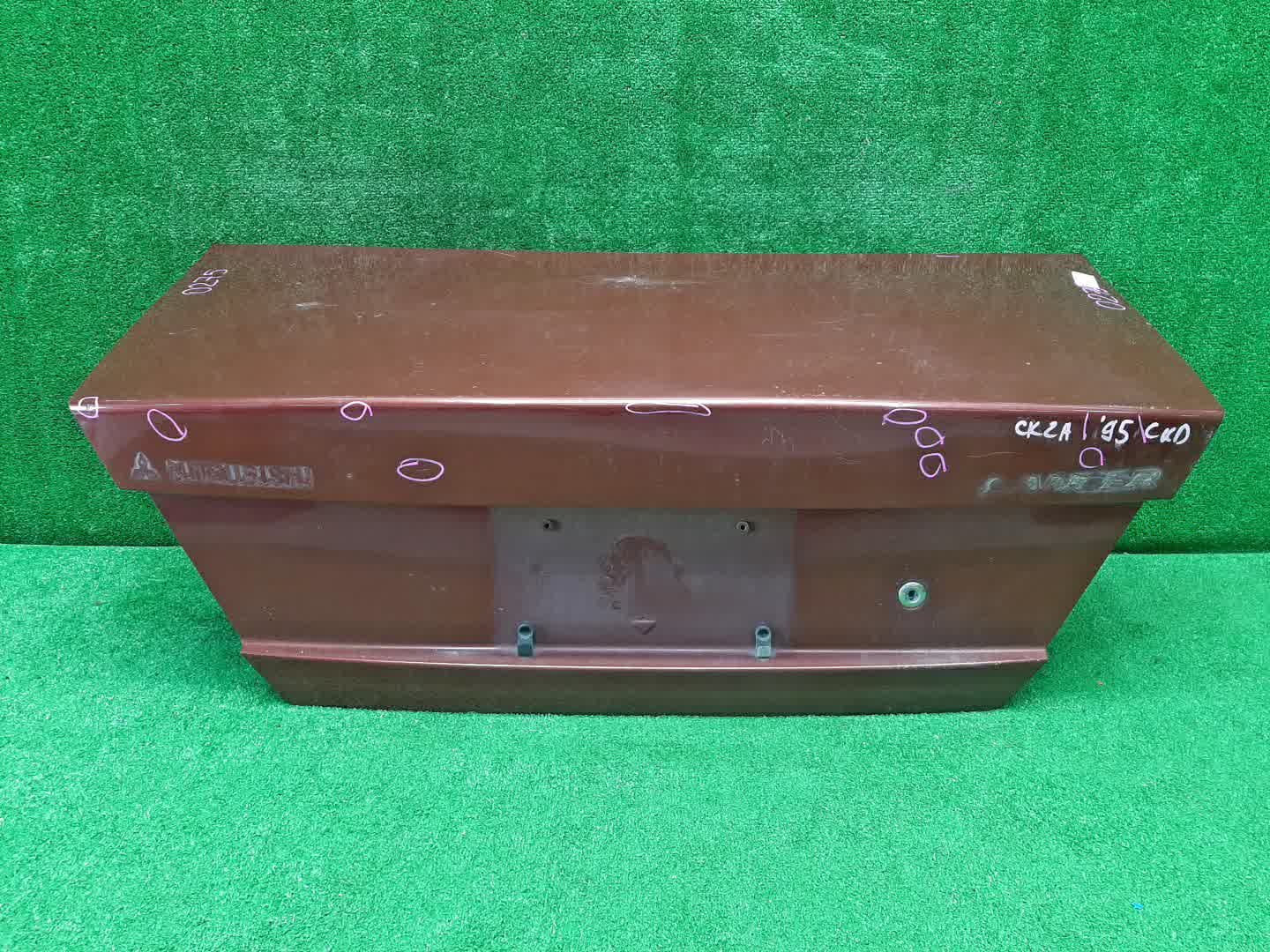 Крышка багажника MITSUBISHI LANCER, MIRAGE CK1A, CK2A, CK8A, CM2A, CK5A, CK4A, CM8A, CM5A, CK6A 0275 1 ракурс
