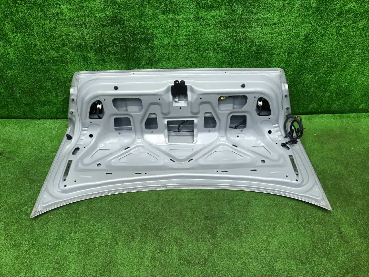 Крышка багажника NISSAN SUNNY B15, FB15, FNB15, QB15, SB15 0322 3 ракурс