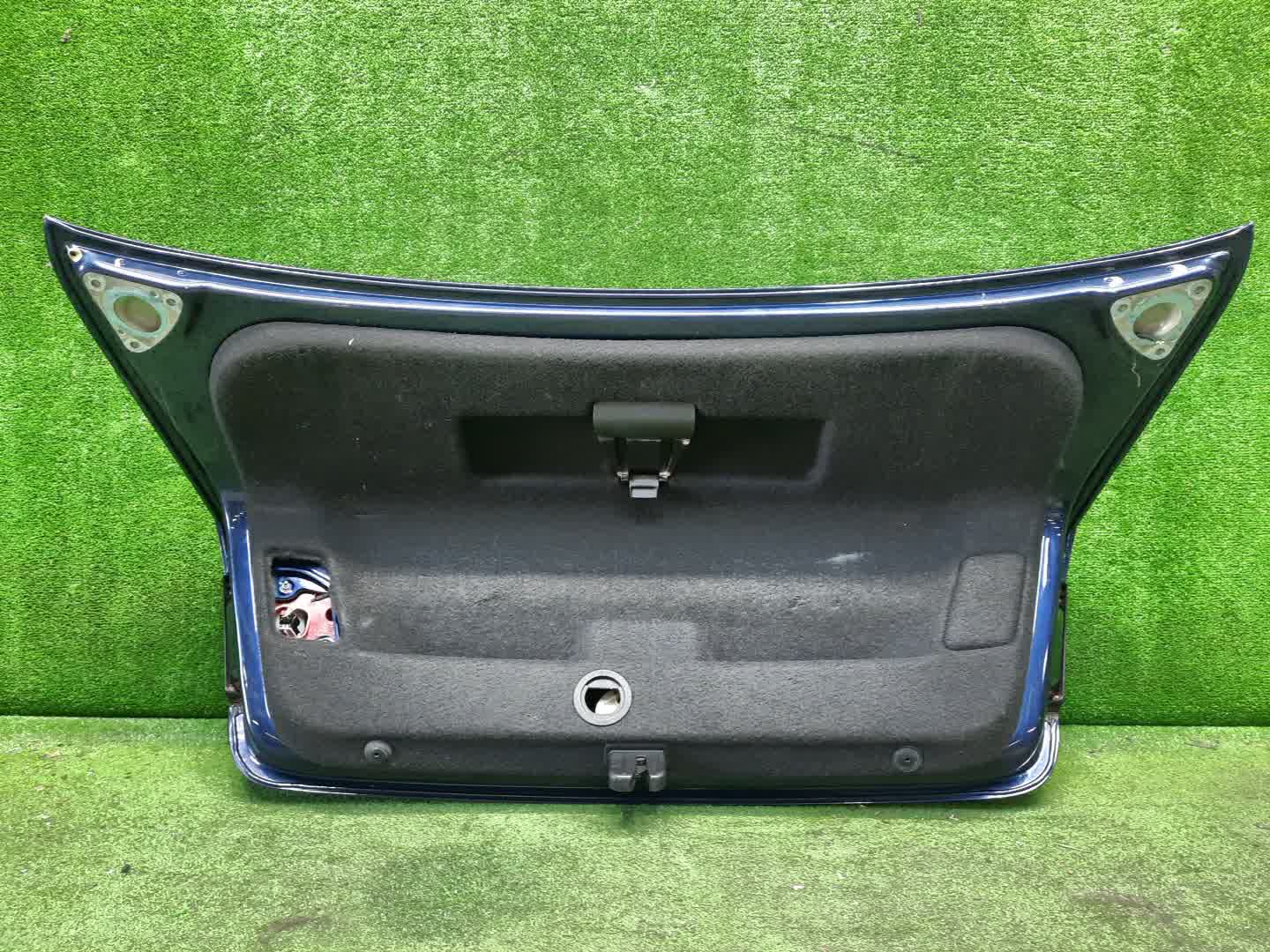 Крышка багажника VOLKSWAGEN PASSAT 362 0413 3 ракурс