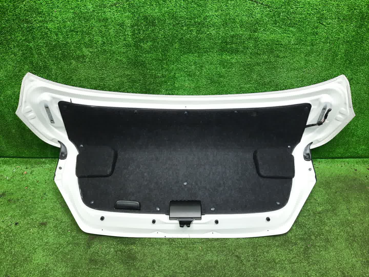 Крышка багажника TOYOTA SAI AZK10 0425 3 ракурс
