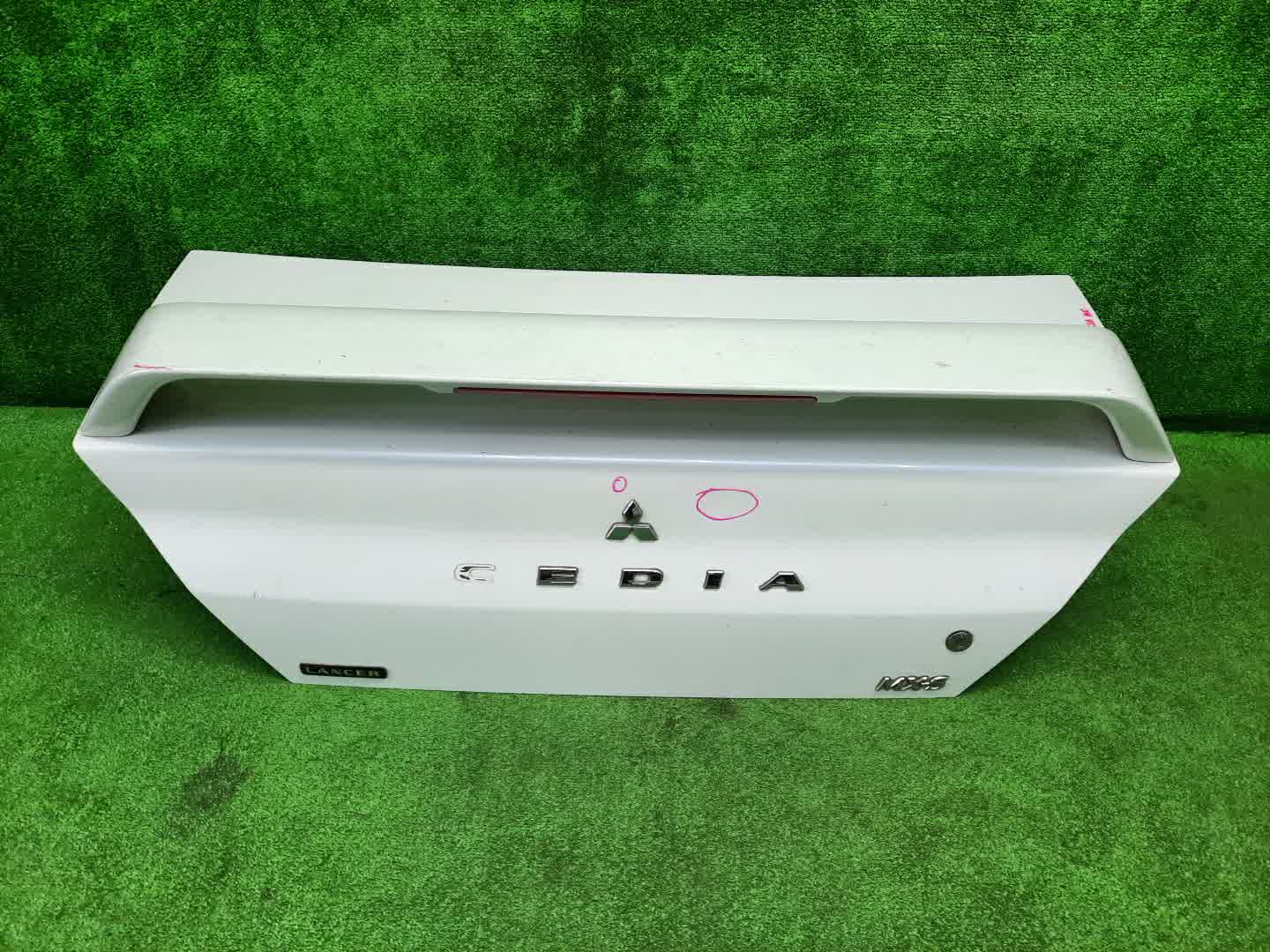 Крышка багажника MITSUBISHI LANCER CEDIA CS2A 0459 1 ракурс