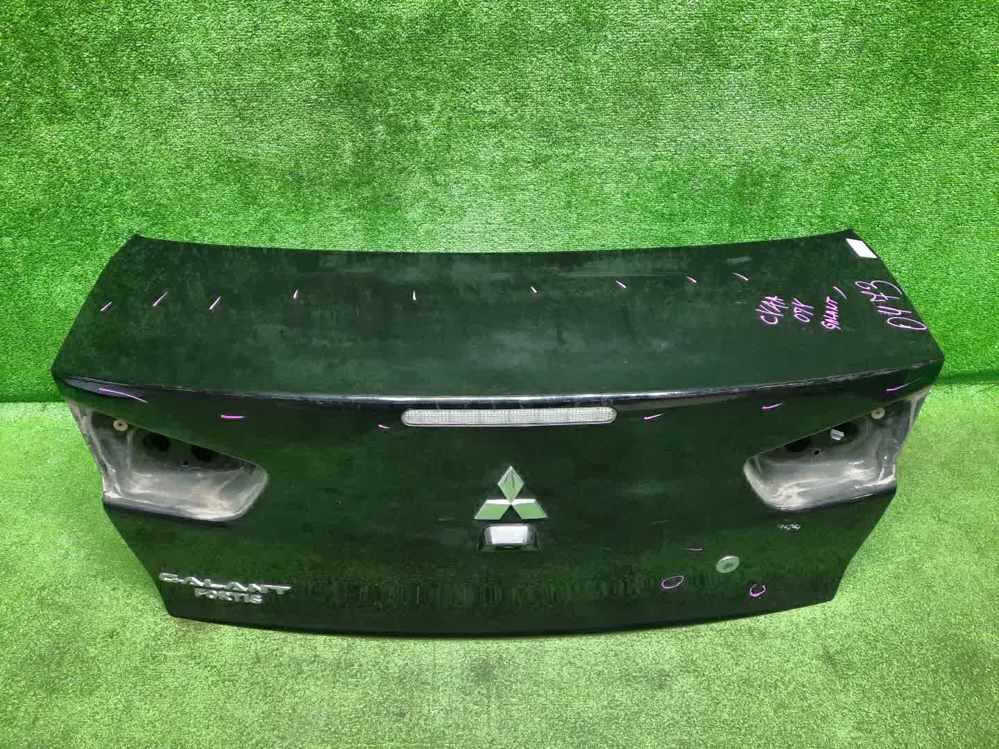 Крышка багажника MITSUBISHI LANCER, GALANT FORTIS CY4A, CY2A, CY3A, CY6A 0473 1 ракурс Крышка багажника MITSUBISHI LANCER, GALANT FORTIS CY4A, CY2A, CY3A, CY6A 0473 1 ракурс