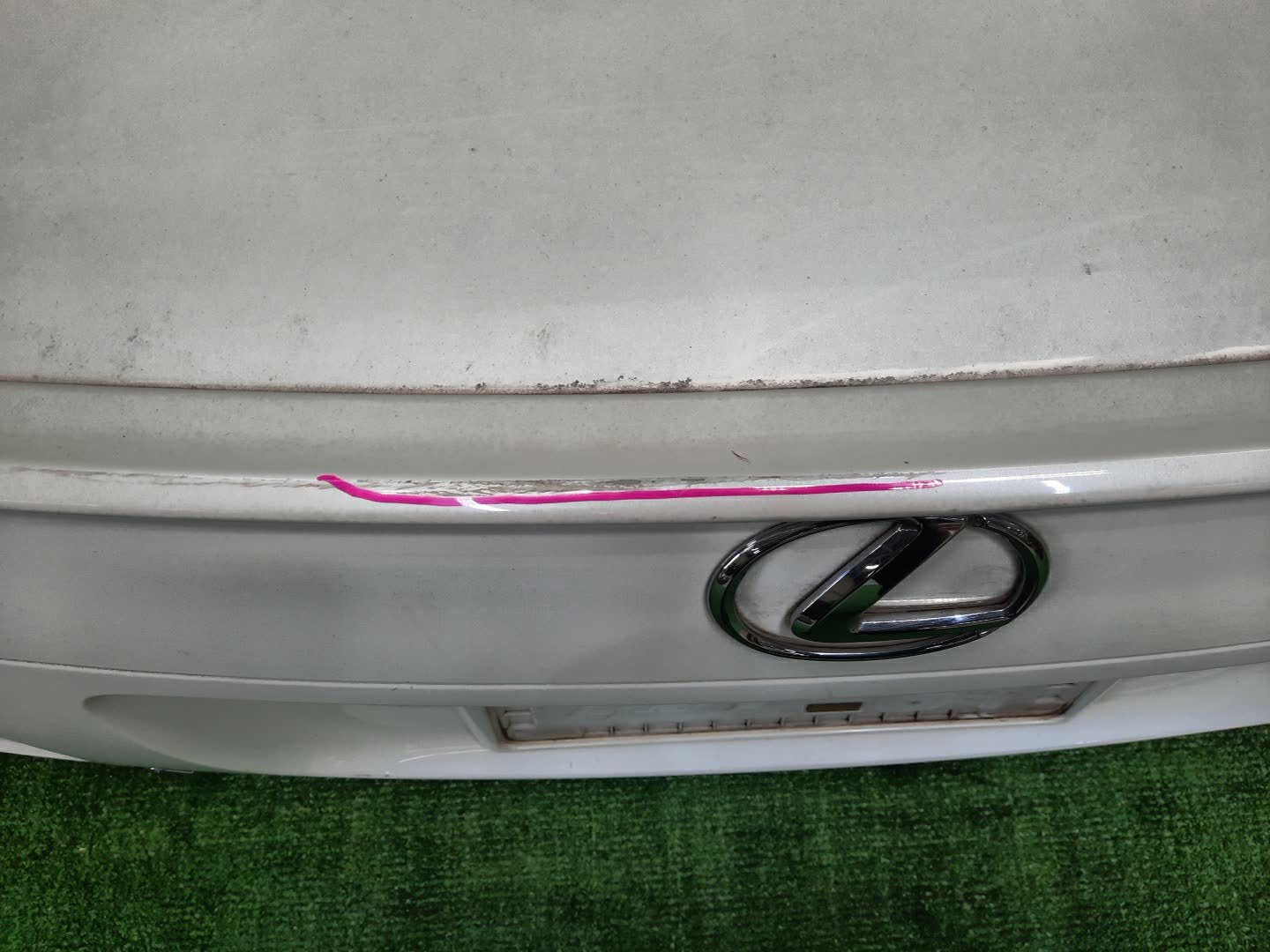 Крышка багажника LEXUS GS350, GS430, GS460, GS450H GRS191, GRS196, UZS190, URS190, GWS191 0582 2 ракурс Крышка багажника LEXUS GS350, GS430, GS460, GS450H GRS191, GRS196, UZS190, URS190, GWS191 0582 2 ракурс