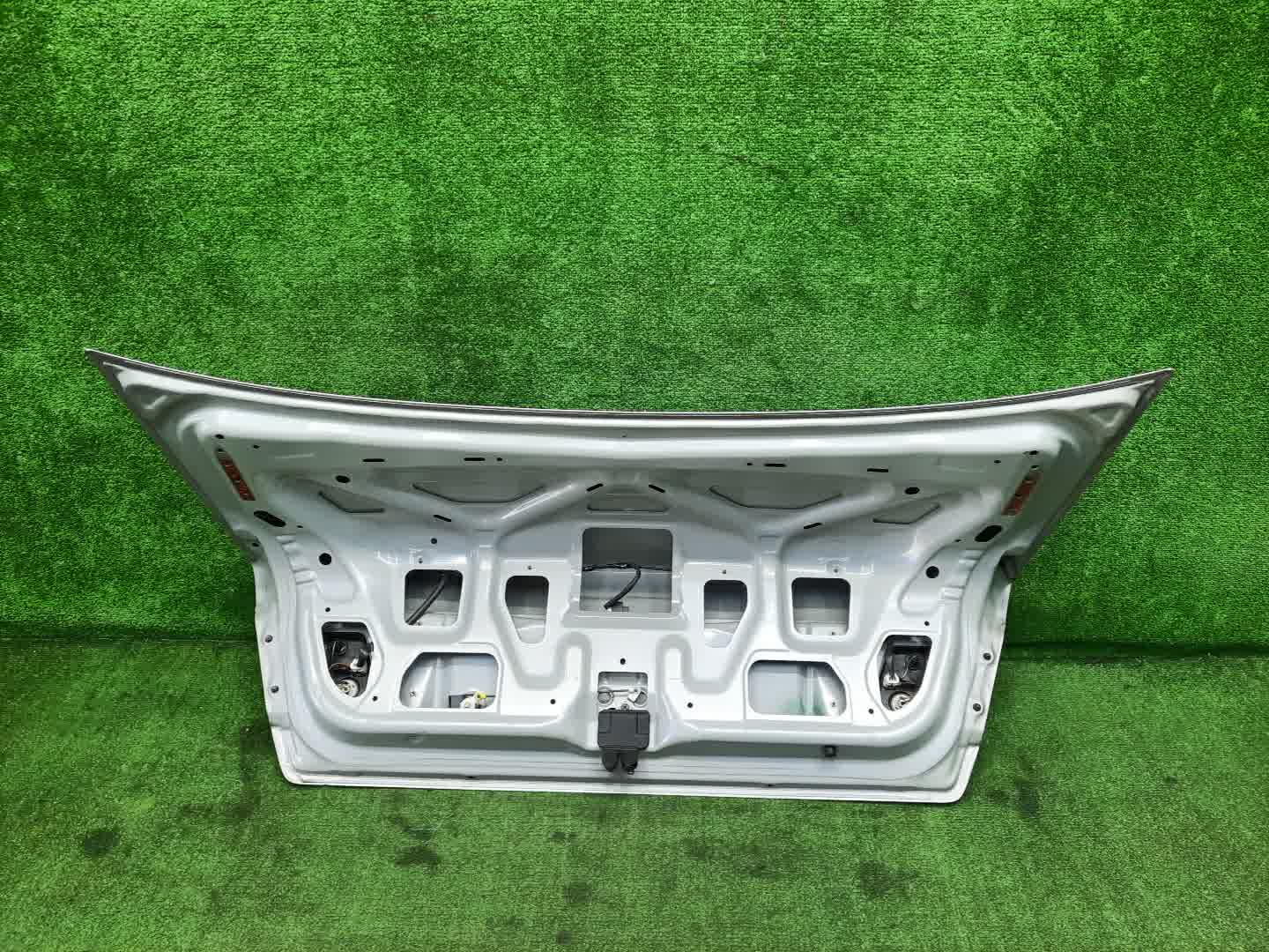 Крышка багажника NISSAN SUNNY B15, FB15, FNB15, QB15, SB15 0598 5 ракурс