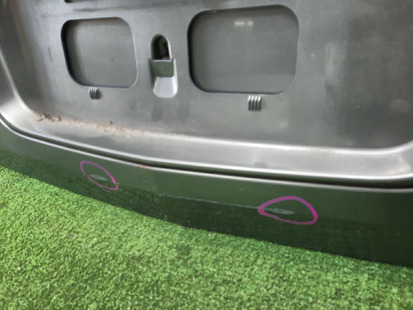 Крышка багажника NISSAN PRIMERA P12 0602 4 ракурс Крышка багажника NISSAN PRIMERA P12 0602 4 ракурс