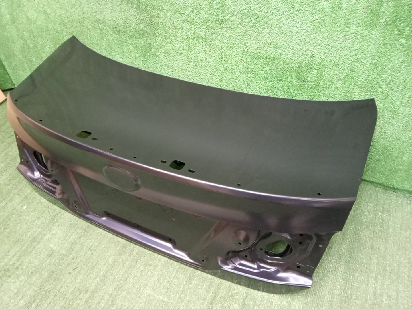 Крышка багажника TOYOTA CROWN ARS220 64401-30D60 2 ракурс Крышка багажника TOYOTA CROWN ARS220 64401-30D60 2 ракурс