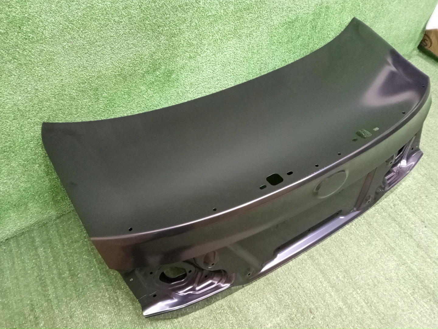 Крышка багажника TOYOTA CROWN ARS220 64401-30D60 3 ракурс Крышка багажника TOYOTA CROWN ARS220 64401-30D60 3 ракурс