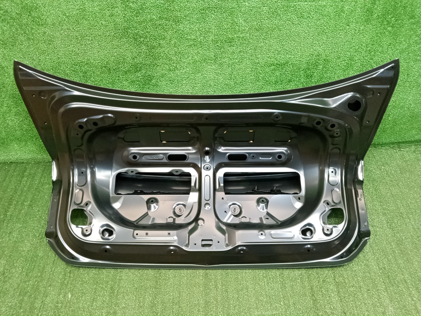 Крышка багажника TOYOTA CROWN ARS220 64401-30D60 4 ракурс Крышка багажника TOYOTA CROWN ARS220 64401-30D60 4 ракурс