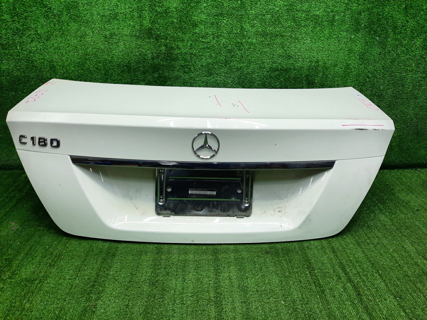 Крышка багажника MERCEDES-BENZ C-Class 204349 0727 1 ракурс Крышка багажника MERCEDES-BENZ C-Class 204349 0727 1 ракурс