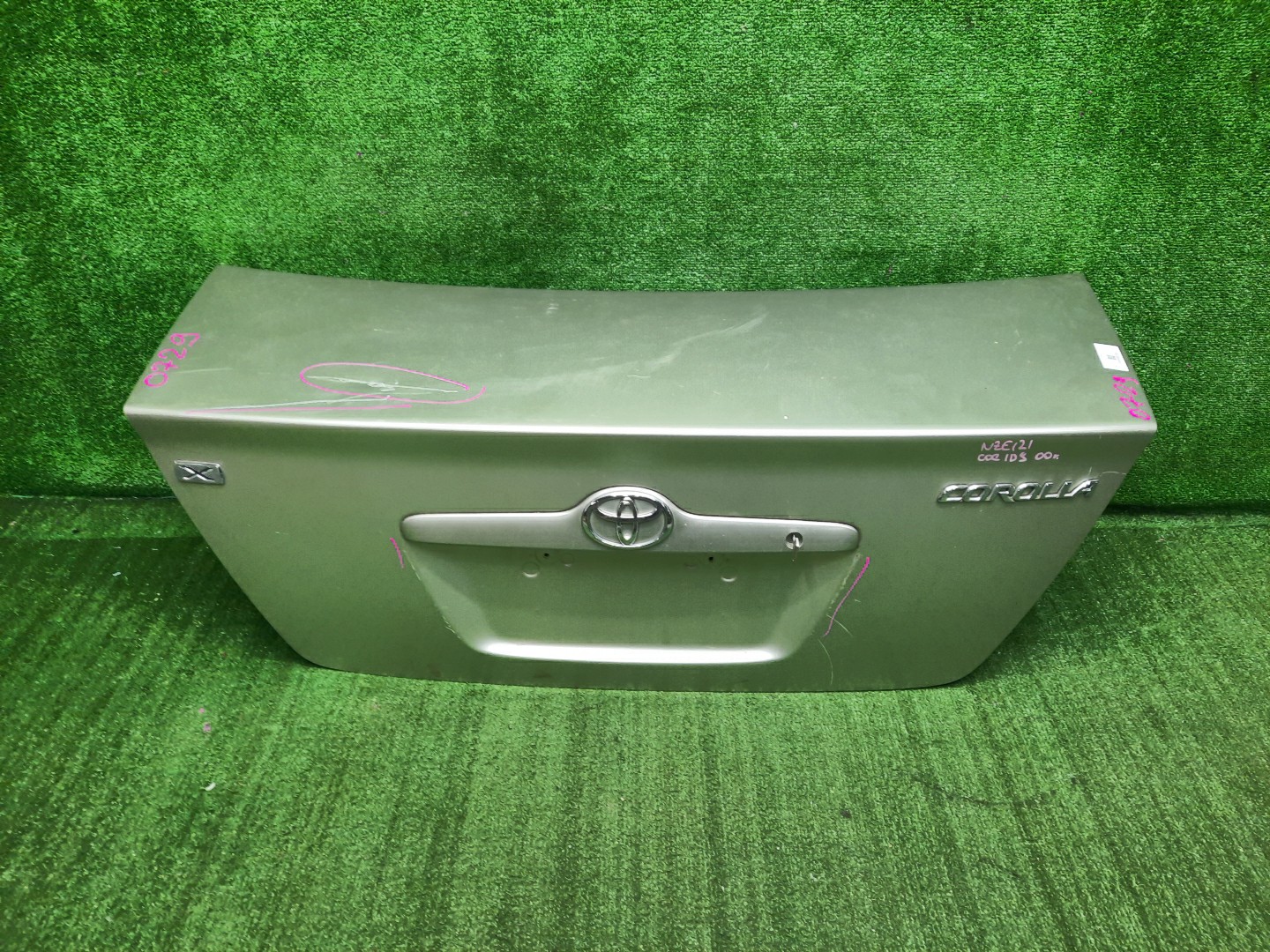 Крышка багажника TOYOTA COROLLA ZZE124, NZE121, NZE120, ZZE122, NZE124, CE121 0729 1 ракурс