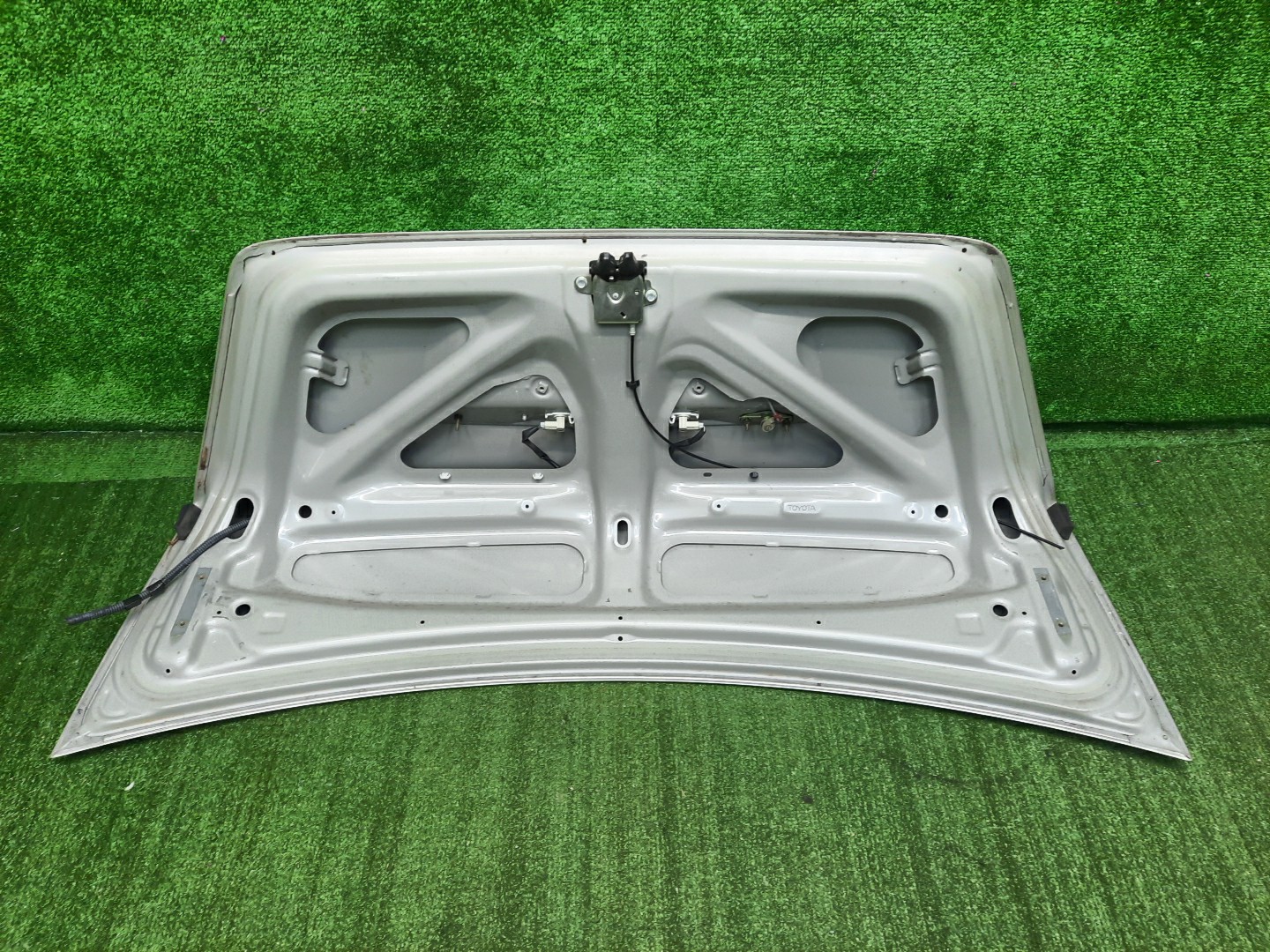 Крышка багажника TOYOTA COROLLA ZZE124, NZE121, NZE120, ZZE122, NZE124, CE121 0729 5 ракурс
