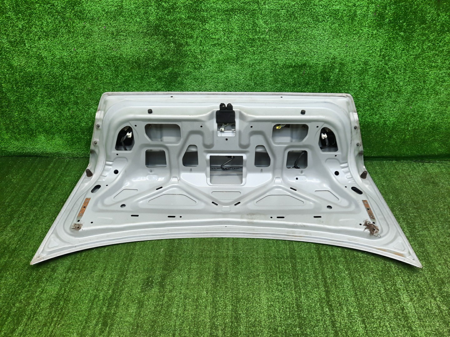 Крышка багажника NISSAN SUNNY B15, FB15, FNB15, QB15, SB15 0789 3 ракурс