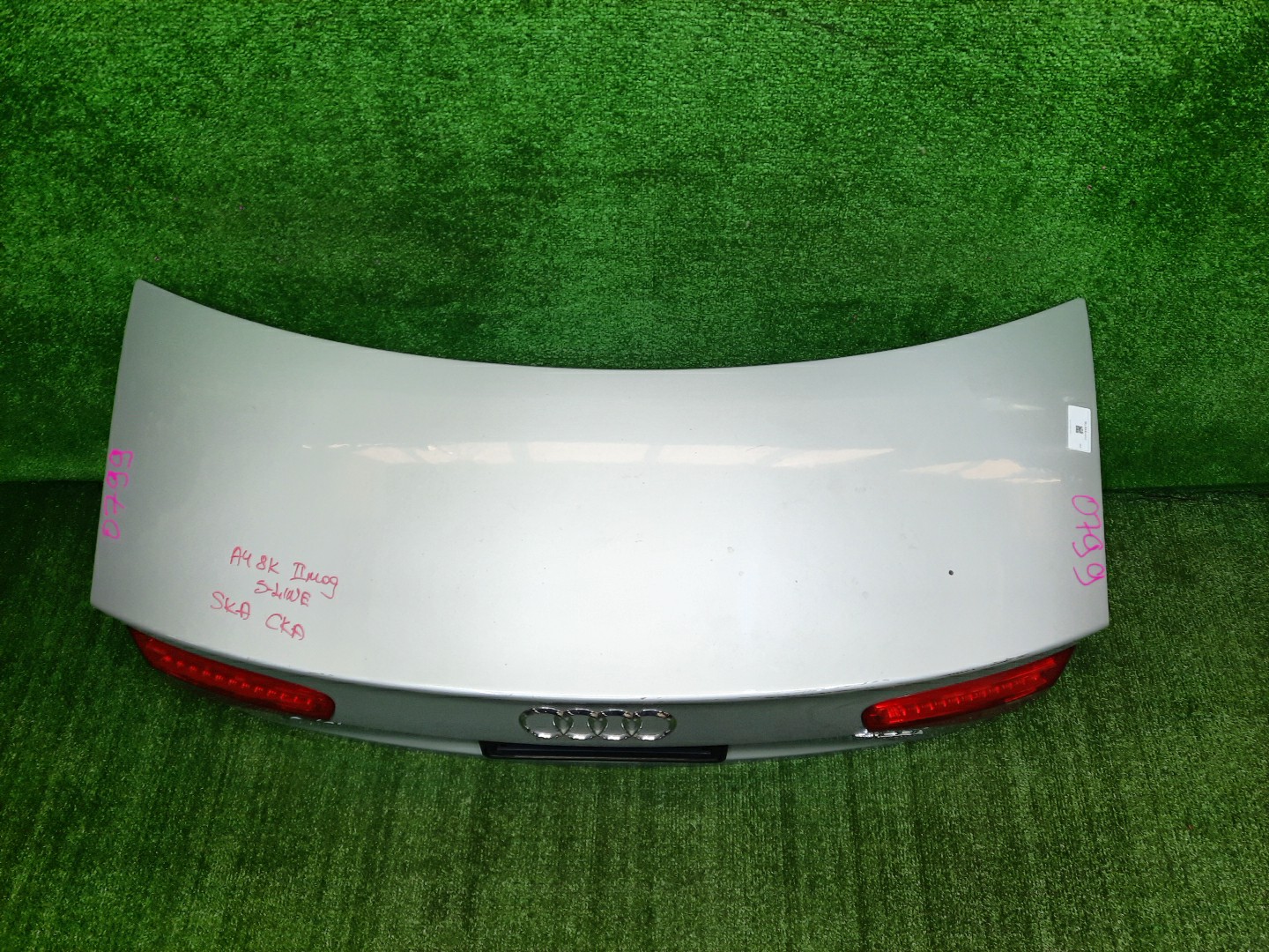Крышка багажника AUDI A4 8K2, B8 0799 2 ракурс