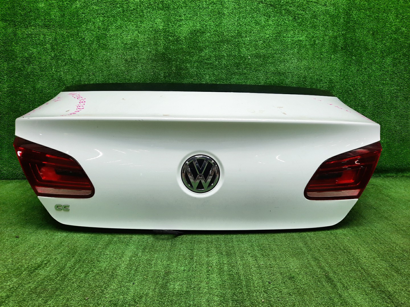 Крышка багажника VOLKSWAGEN PASSAT CC 358 0847 1 ракурс