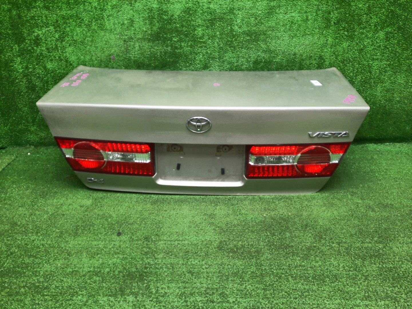 Крышка багажника TOYOTA VISTA ZZV50, AZV50, SV50, SV55, AZV55 0978 1 ракурс